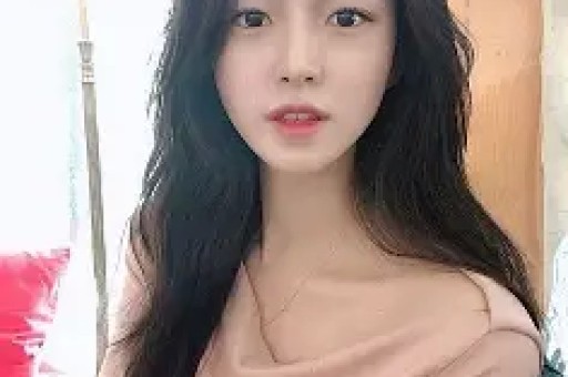 1天曝3大瓜！顶流女星签协议、约会激吻、知三当三各个炸裂