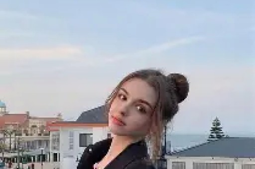 女粉丝“玩暧昧”设局骗走男主播上百万元后竟又在直播间打赏挥霍一空！