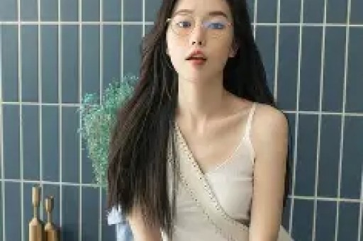 网红白虎“小孬”意外离世青岛动物园：属实园内白虎打斗致死；“小孬”因美貌火出圈性格腼腆